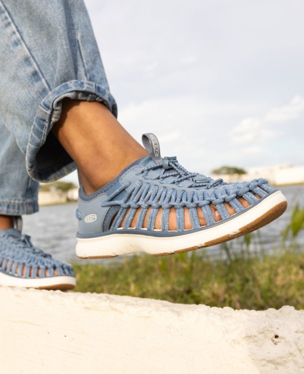 Women's UNEEK O3 Sneaker Sandal | Birch/Star White