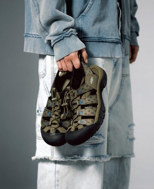 Men's Newport Retro Sandal x Études Studio | Etudes Olive