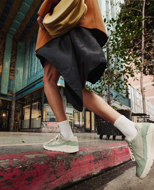 Women's KM2 Jogger  |  Black/Birch