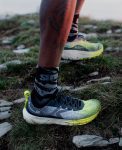 Men's Seek Trail Running Shoe  |  Black/Evening Primrose