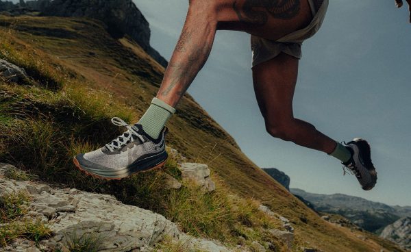 Men's Seek Trail Running Shoe  |  Black/Magnet