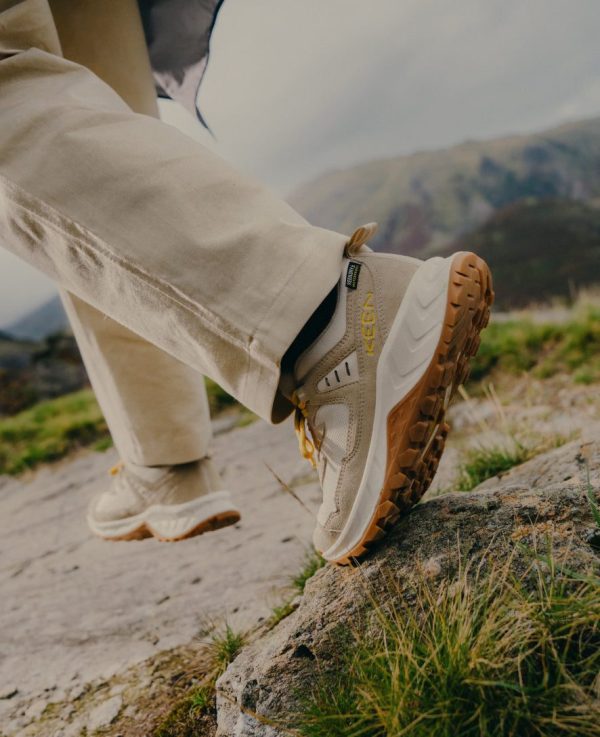 Women's Hightrail Waterproof Hiking Shoe  |  Cork/Birch