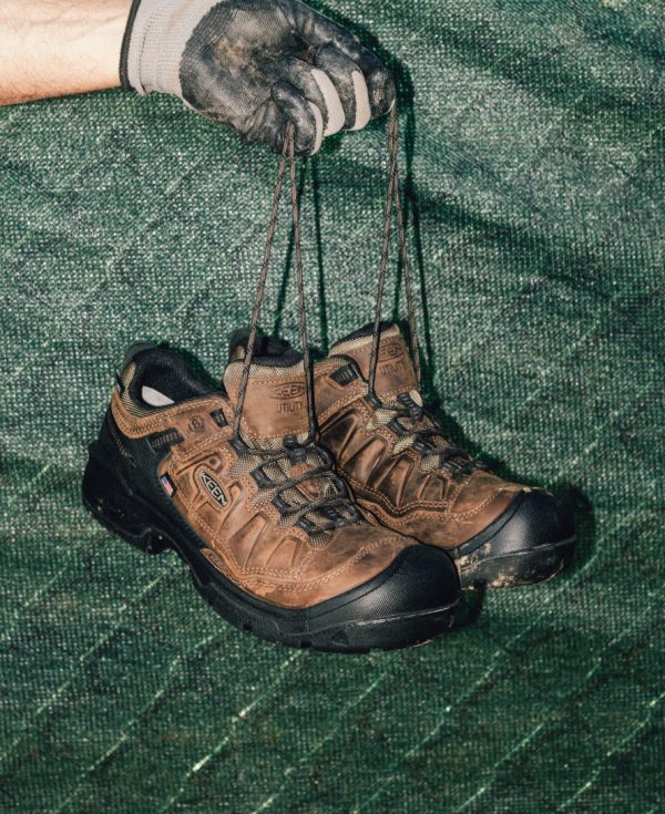Men's Targhee IV Waterproof Work Shoe (Carbon Toe) | Dark Earth/Black