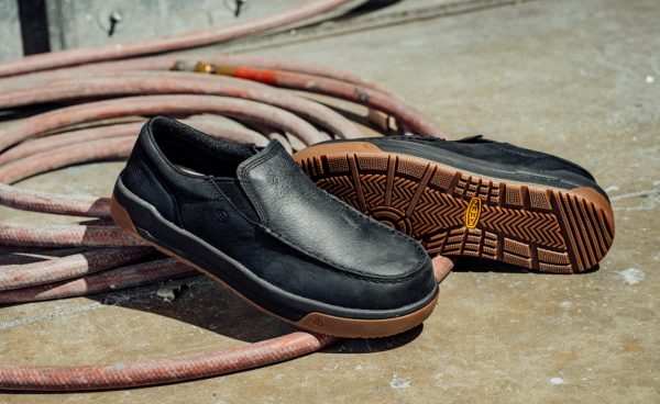 Men's Gibson Slip-On Work Shoe (Carbon Toe) | Black/Gum
