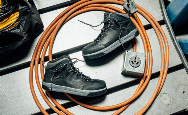 Men's Gibson Hiker ESD Work Boot (Carbon Toe)  |  Black/Magnet